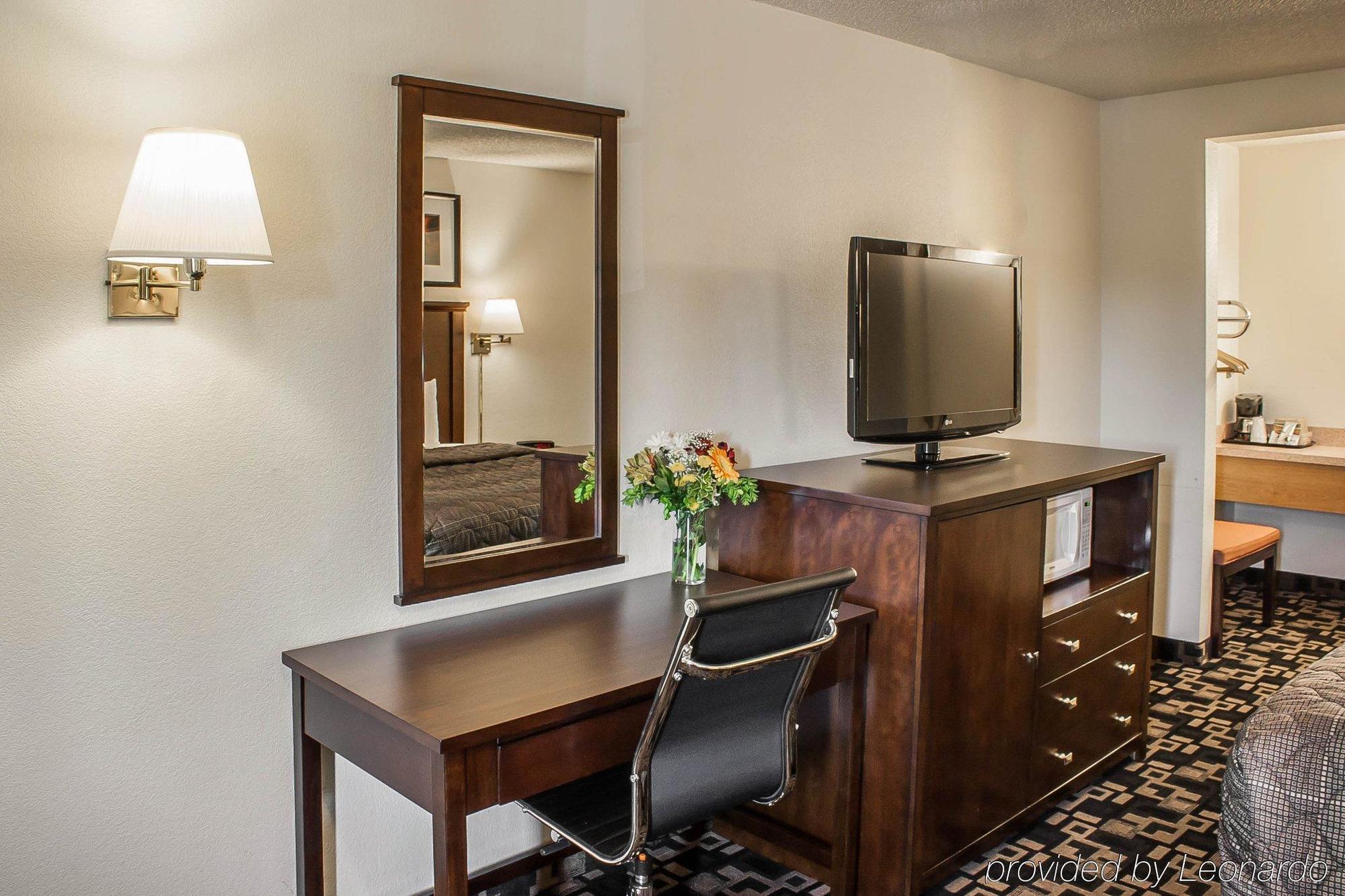 Morningglory Inn & Suites Белингам Екстериор снимка