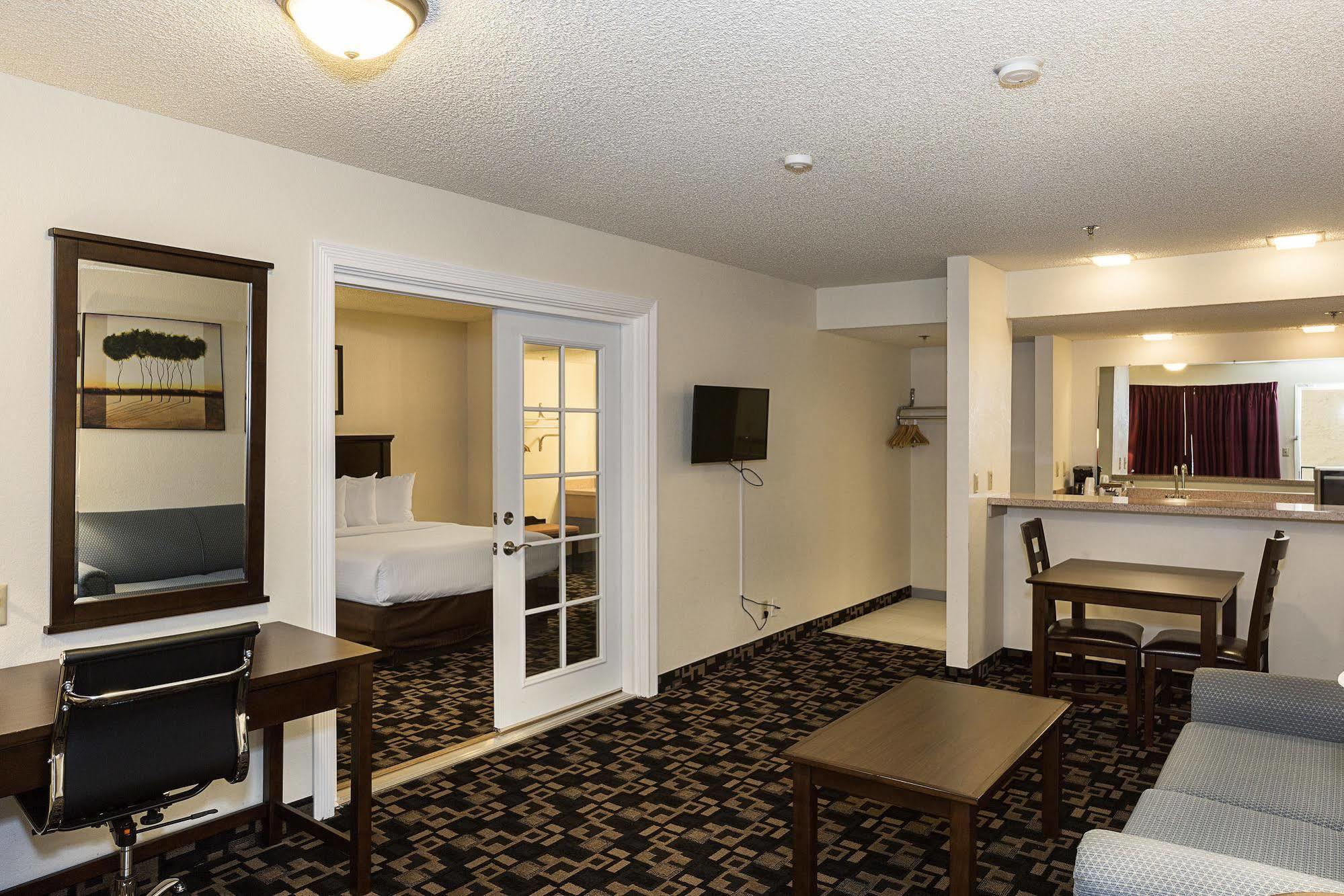 Morningglory Inn & Suites Белингам Екстериор снимка