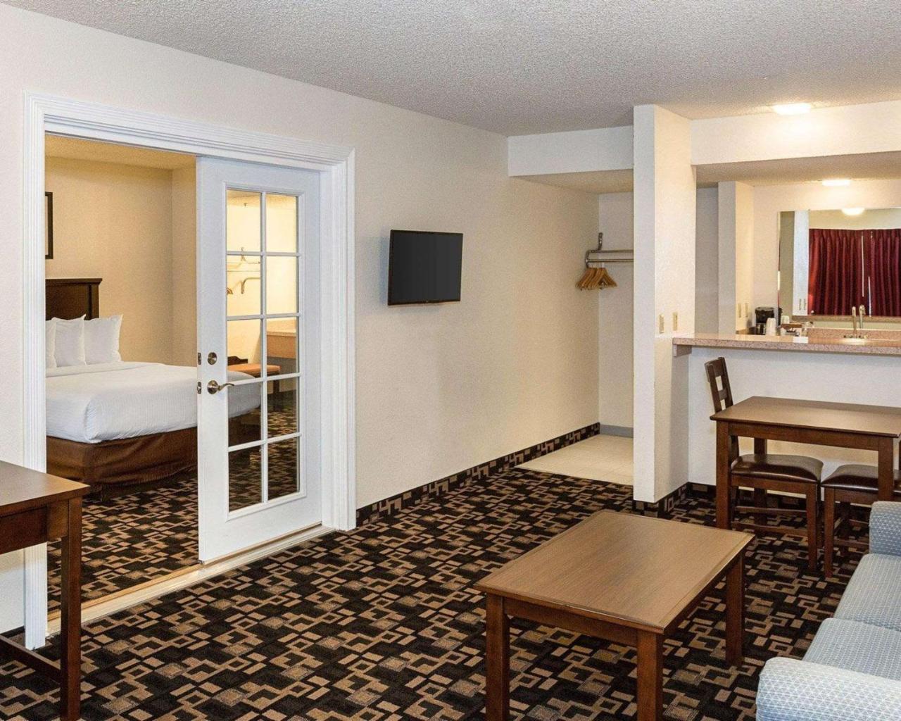 Morningglory Inn & Suites Белингам Екстериор снимка