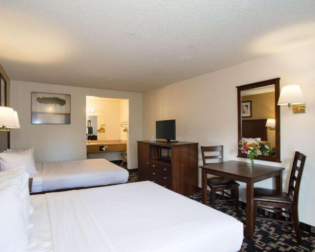 Morningglory Inn & Suites Белингам Екстериор снимка