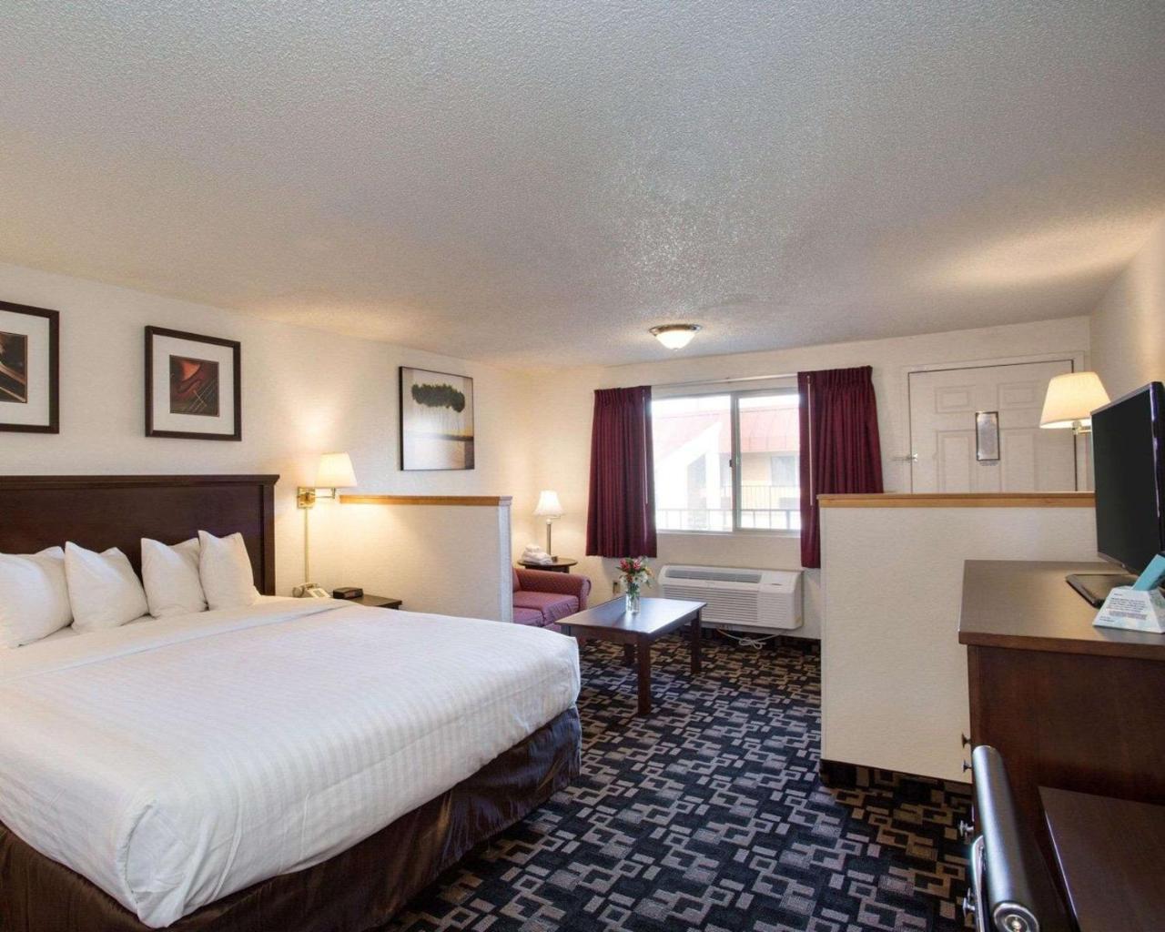 Morningglory Inn & Suites Белингам Екстериор снимка